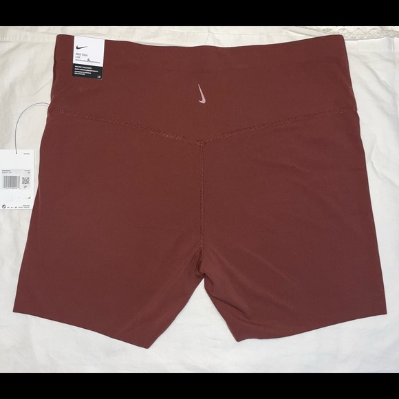 NWT-Nike Women Yoga Luxe Shorts Bronze Eclipse/Smokey Mauve - Picture 6 of 14